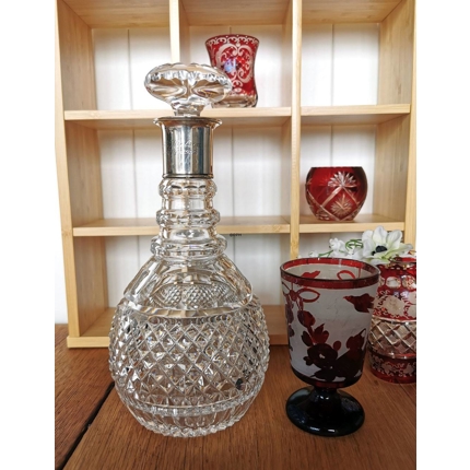 Kristallglas Karaffe mit Gravuren