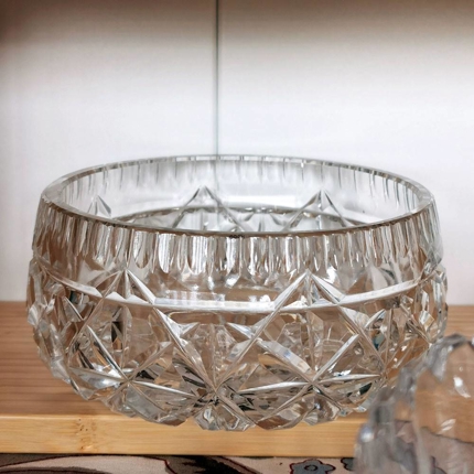 Kristallglasschale mit Gravuren