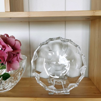 Kagetallerken / Isasiet, glas skål med "kanter"