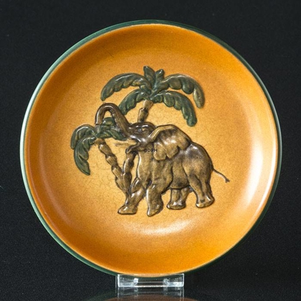 Dish with Elephant Plant No. 7