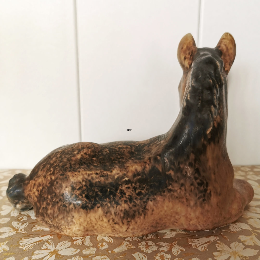 Fol (Hest) liggende, Keramik