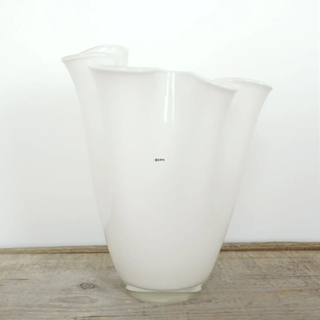 Holmegaard Vase mit Falten/Wellen, Opal