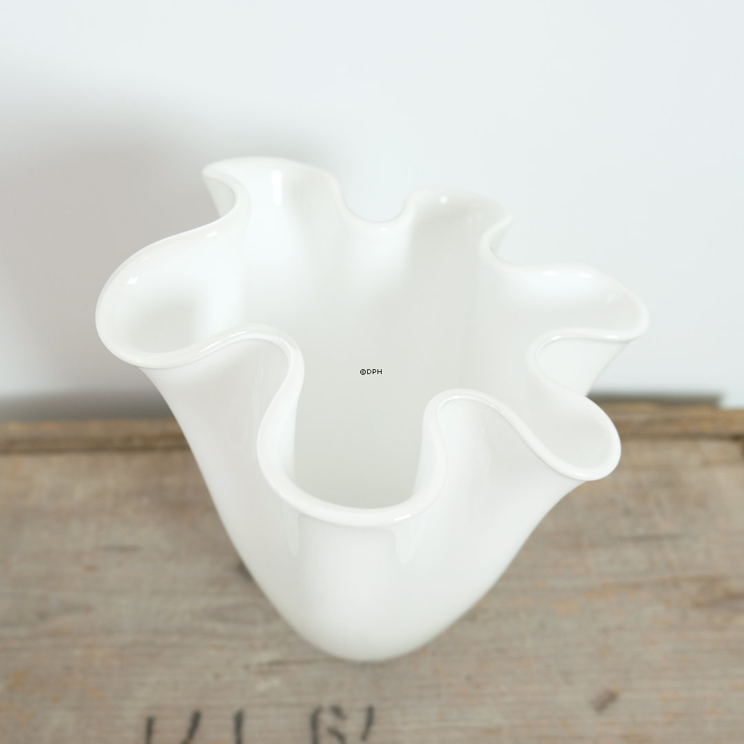 Holmegaard Vase mit Falten/Wellen, Opal