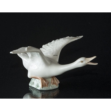 Lladro figurine of flying duck "taking flight", no. 1264