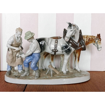 Gräfenthal Thüringen Landwirtschaftsfigur, das Pferd wird beschlagen