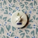 Royal Copenhagen porcelæns knap, Gul blomst