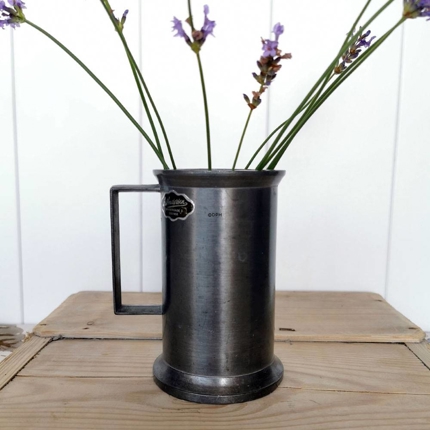 Zinnbecher mit Henkel