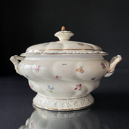 Villeroy & Boch Fausta Terrine mit Deckel auf Fuss