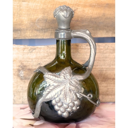 Karaffe aus grünem Glas mit Zinnbeschichtung
