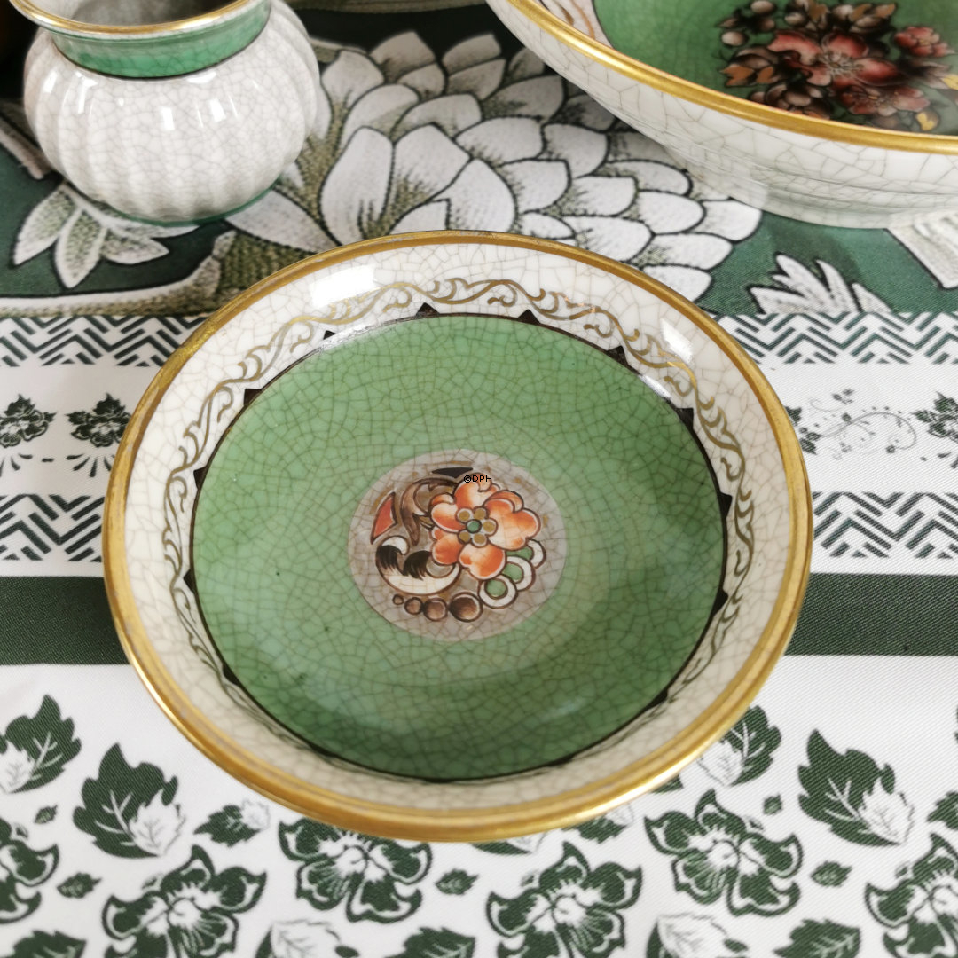 Dahl Jensen gron asiet med blomst krakkeleret 11 cm nr. 121-601