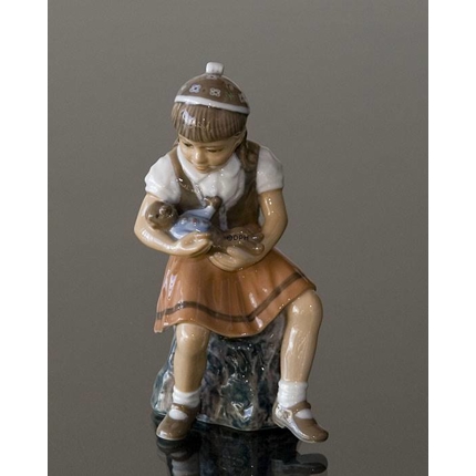 GIRL LITTLE BENTE 15CM Dahl Jensen Figurine No. 1295