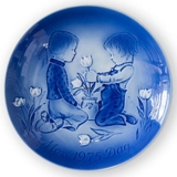 A surprise 1975, Desiree Mother's Day plate Svend Jensen of Denmark
