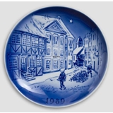 The Old House - 1989 Desiree Hans Christian Andersen Christmas plate, cake plate