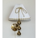 Hvid plissé lampeskærm med GULD-tråd, passer til Asmussen dråbe lampe med 3 dråber, sidelængde 14cm