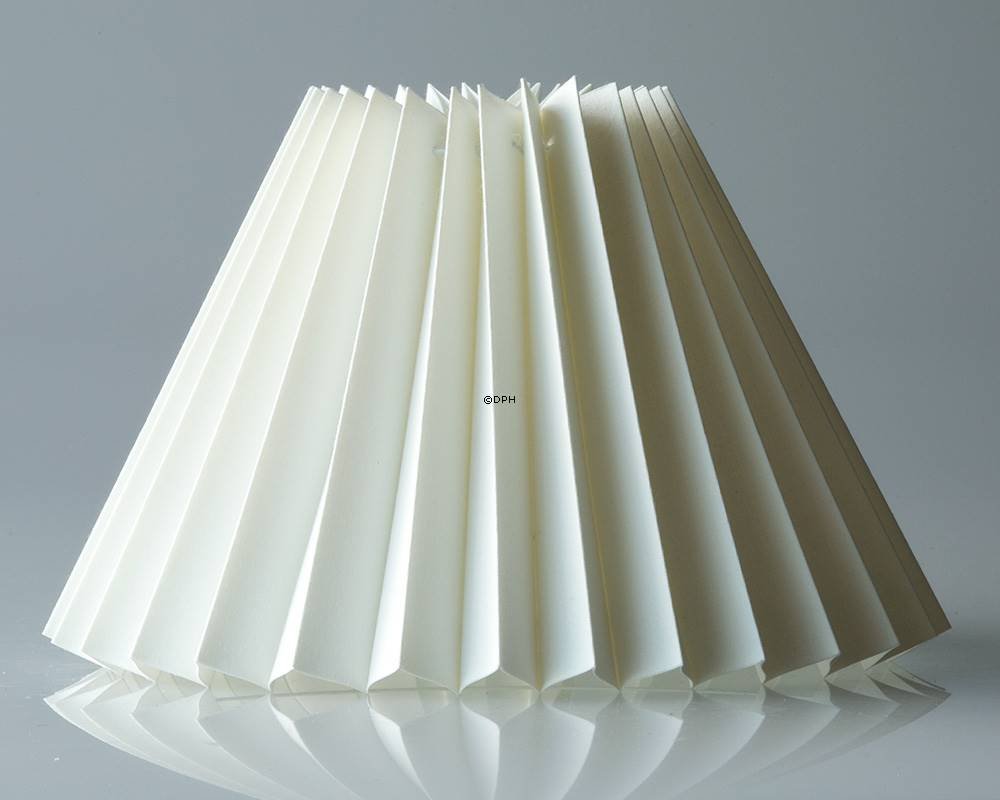 Plissé lampeskærm i off white chintz stof, sidelængde 18cm | G181127V3300 | DPH Trading