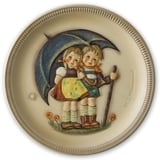 Hummel Anniversary Plate 1975 Stormy Weather boy and girl with umbrella