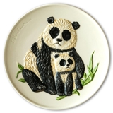 Hummel Mother's day plate from Goebel 1977