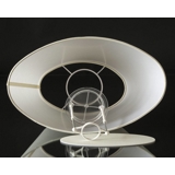Oval lampeskærm 24 cm i højden, off white chintz stof