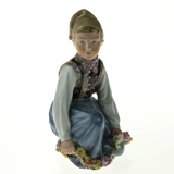 Amager dreng, Overglasur figur, Royal Copenhagen nr. 12414