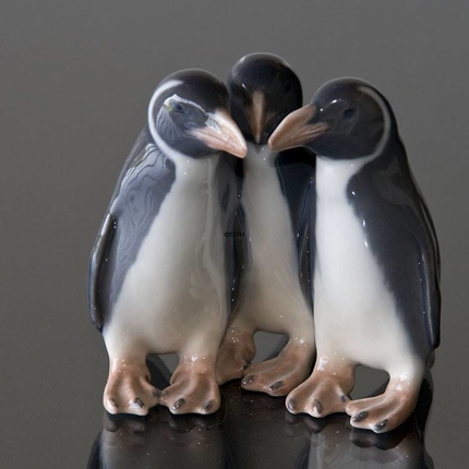 Group of three penguins, Royal Copenhagen figurine no. 1284