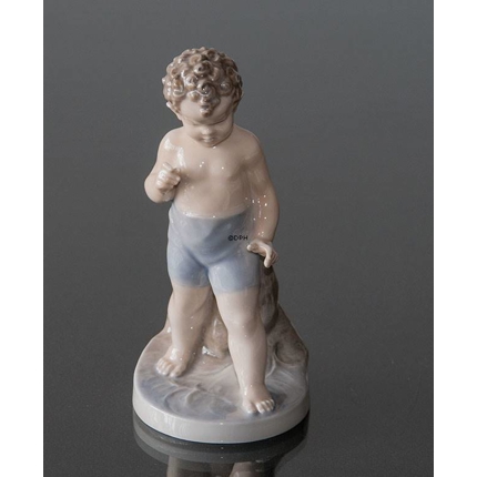 Junge badet, das Wasser ist so kalt, Royal Copenhagen Figur Nr. 1786