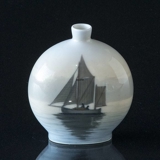 Vase med Sailboat, Royal Copenhagen No. 226-209A