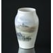 Vase mit Landschaft mit einem einsamen kleinen Häuschens, Royal Copenhagen Nr. 2695-2037