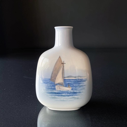 Vase with seascape, Royal Copenhagen no. 2765-4646