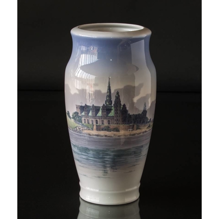 Vase med Kronborg, Royal Copenhagen nr. 2868-2040