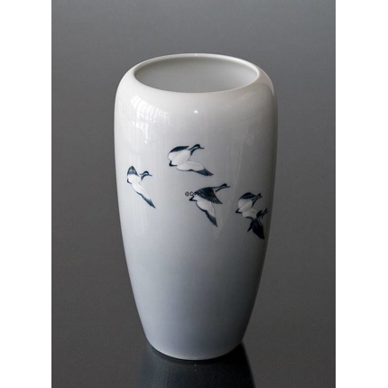Vase med flyvende ænder, Royal Copenhagen nr. 2929-1049