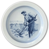 Bowl / plate with farmer (harvester with le), Royal Copenhagen