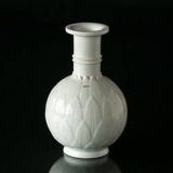 White vase with leaf reliefs by Arno Malinowski, produceret by Royal Copenhagen No. 3309