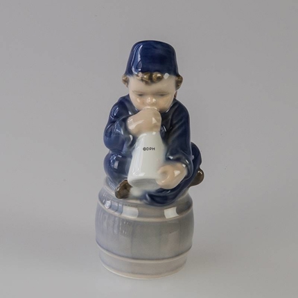 Boy with Horn, Little Horn Blower, Royal Copenhagen figurine No. 3689