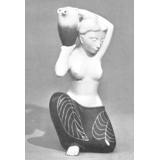 Kvinde med vandkrukke, Royal Copenhagen figur