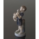 Junge mit Ferkel, August, Royal Copenhagen monatliche Figur Nr. 4530