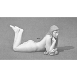 Liggende nøgen pige, Royal Copenhagen figur nr. 4704