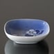 Bowl with leaves, blue on white, Royal Copenhagen bowl No. 4830