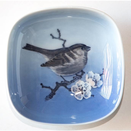 Bowl with House Sparrow, Royal Copenhagen no. 4857