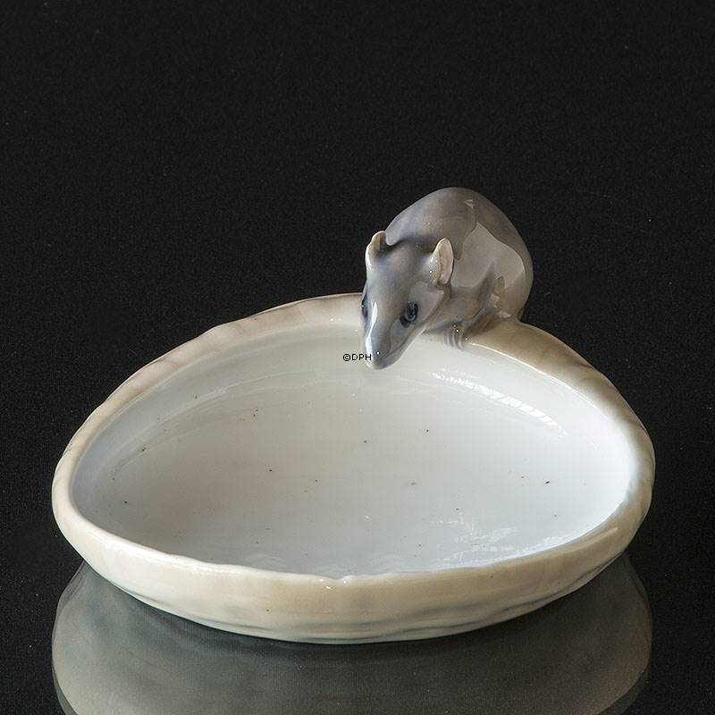 Bowl with mouse, Art Nouveau, Royal Copenhagen no. 5-11 | No 