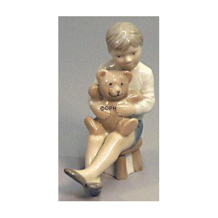 Junge mit Teddy, Royal Copenhagen Figur Nr. 5652