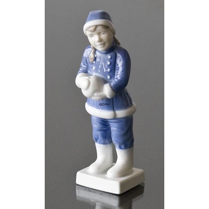 Mädchen mit Schneeball, Royal Copenhagen Figur Nr. 5656