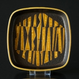 Fajance fad i sort og gul af Nils Thorssen, Royal Copenhagen nr. 730-2883