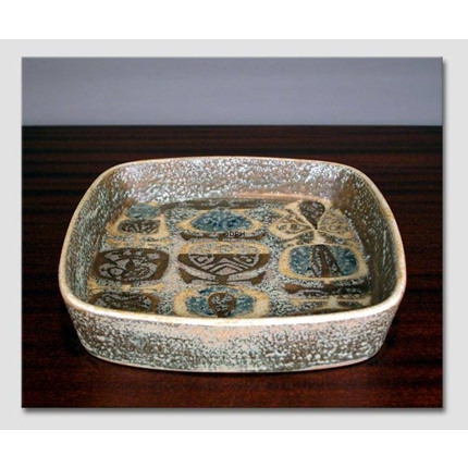 Faience bowl by Nils Thorssen, Royal Copenhagen No. 734-2883