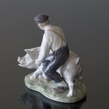 Svinehyrde, Dreng med gris, Royal Copenhagen figur nr. 848