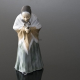 Churchgoing Woman, Royal Copenhagen figurine No. 892