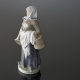 Milkmaid, Royal Copenhagen figurine No. 899