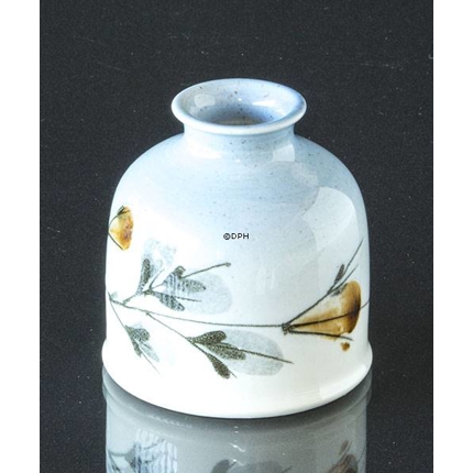 Vase med blomstergrene, Royal Copenhagen nr. 967-3907