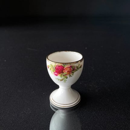 Royal Albert Old Country Roses Egg cup