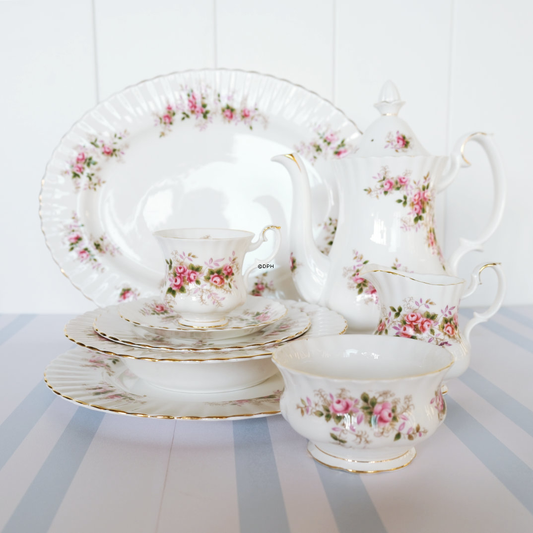 Royal Albert LAVENDER ROSE Kaffekop med underkop (kop Ø7,5cm)