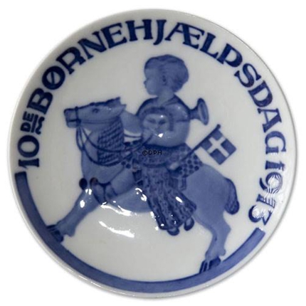 1913 Royal Copenhagen, Child Welfare Day plate